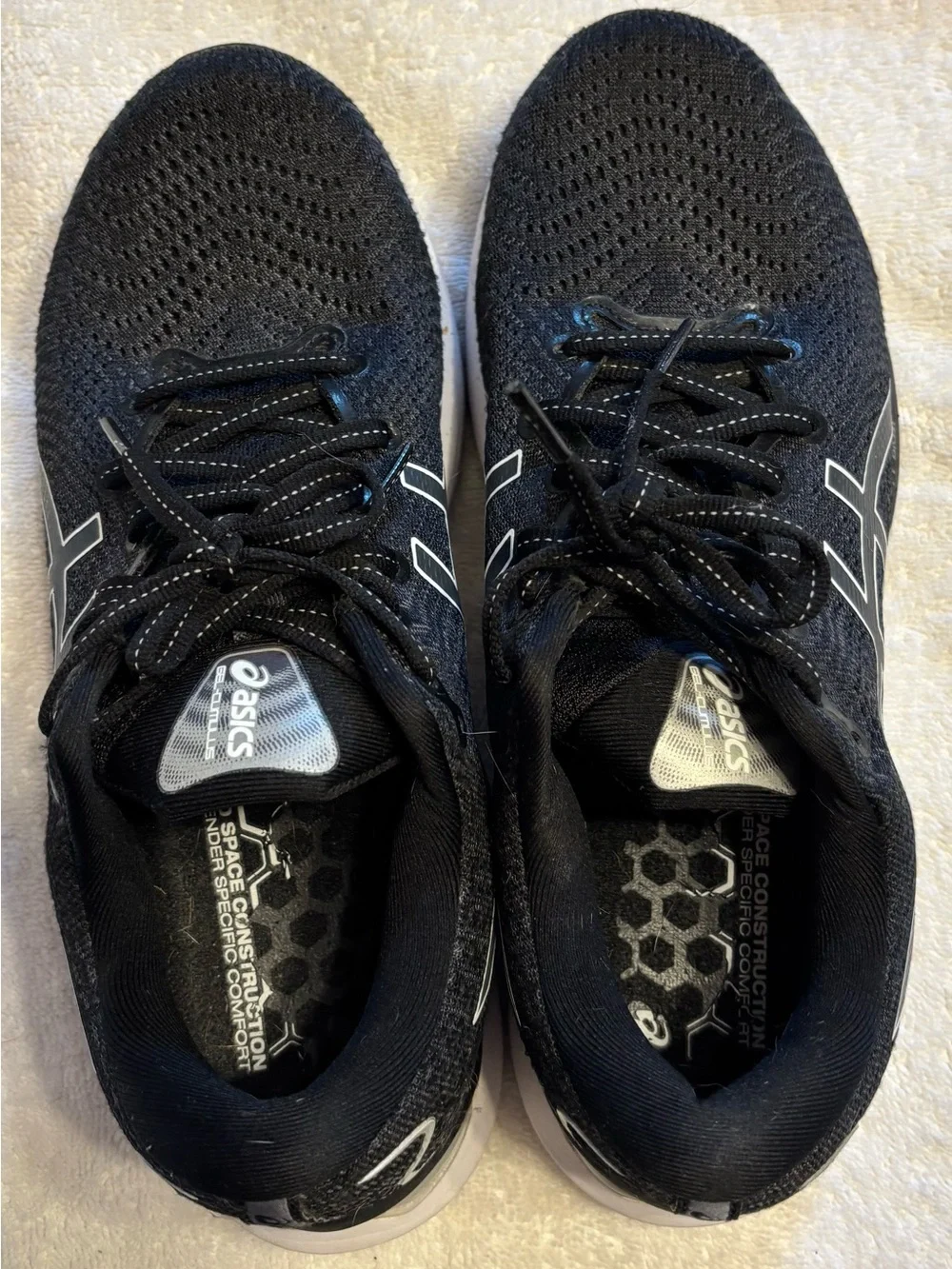 Women’s Asics Gel Cumulus 24-        US size 9